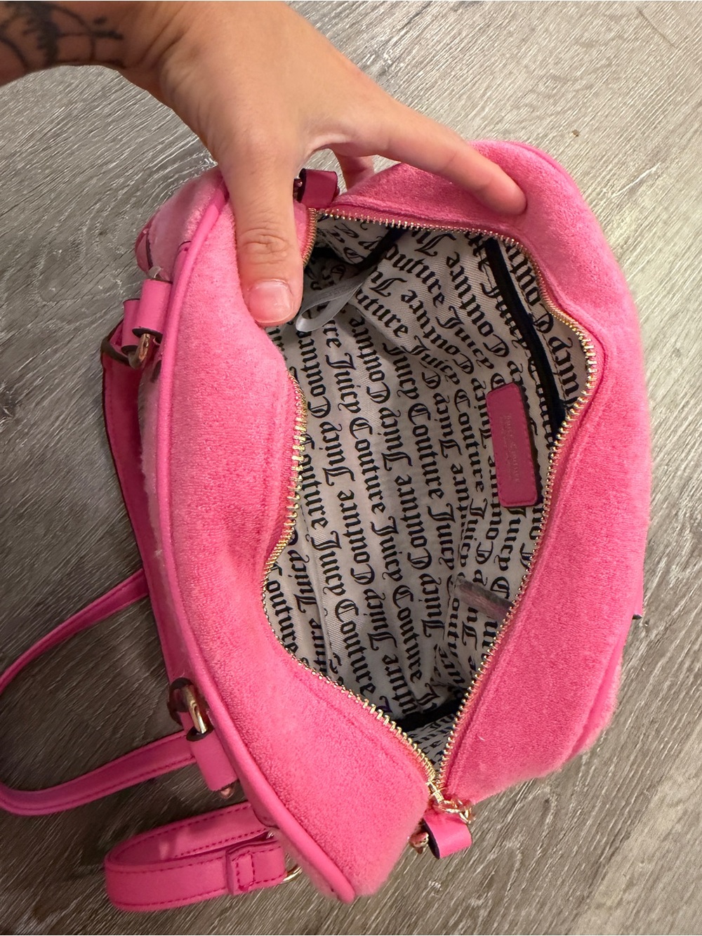 EUC Vintage Juicy Couture Hot Pink Heart Charm Satchel - Picture 8 of 9